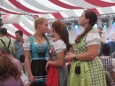 BadSCHUSSENRIED-Dirndl-Weltrekord-141004-04-10-2014-Bodenseecommunity-seechat_de-DSCF4802.JPG