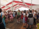 BadSCHUSSENRIED-Dirndl-Weltrekord-141004-04-10-2014-Bodenseecommunity-seechat_de-DSCF4851.JPG