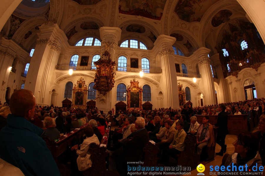 Festgottesdienst in der Basilika mit einer Lichterprozession: Weingarten, 2