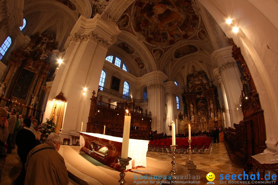 Festgottesdienst in der Basilika mit einer Lichterprozession: Weingarten, 2