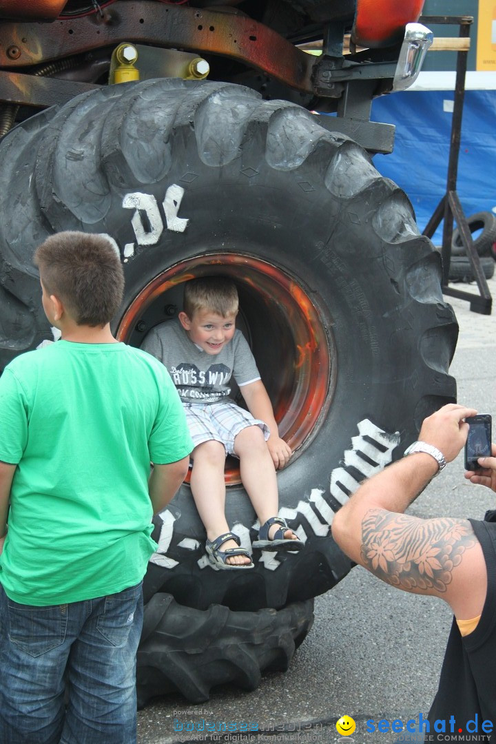 XXXXL-Monster-Truck-Show: Volkertshausen am Bodensee, 24.06.2012