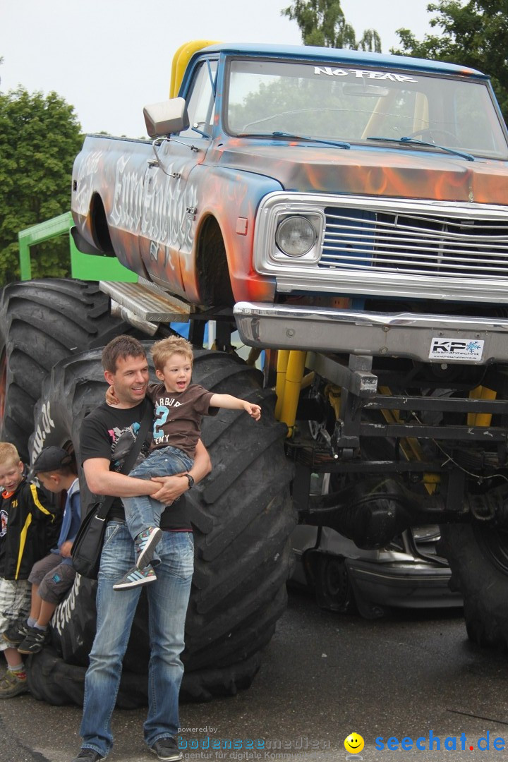 XXXXL-Monster-Truck-Show: Volkertshausen am Bodensee, 24.06.2012