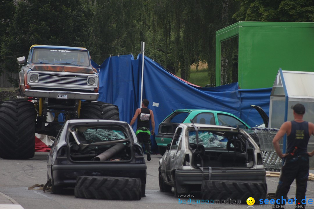 XXXXL-Monster-Truck-Show: Volkertshausen am Bodensee, 24.06.2012