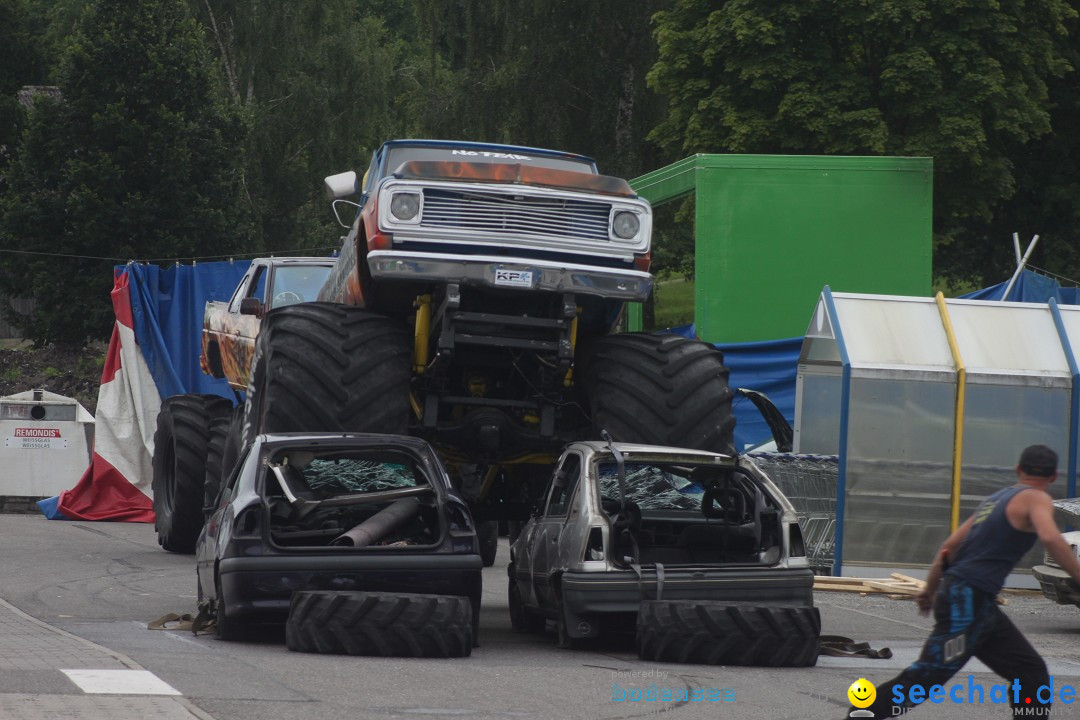 XXXXL-Monster-Truck-Show: Volkertshausen am Bodensee, 24.06.2012