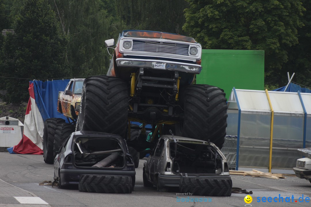 XXXXL-Monster-Truck-Show: Volkertshausen am Bodensee, 24.06.2012