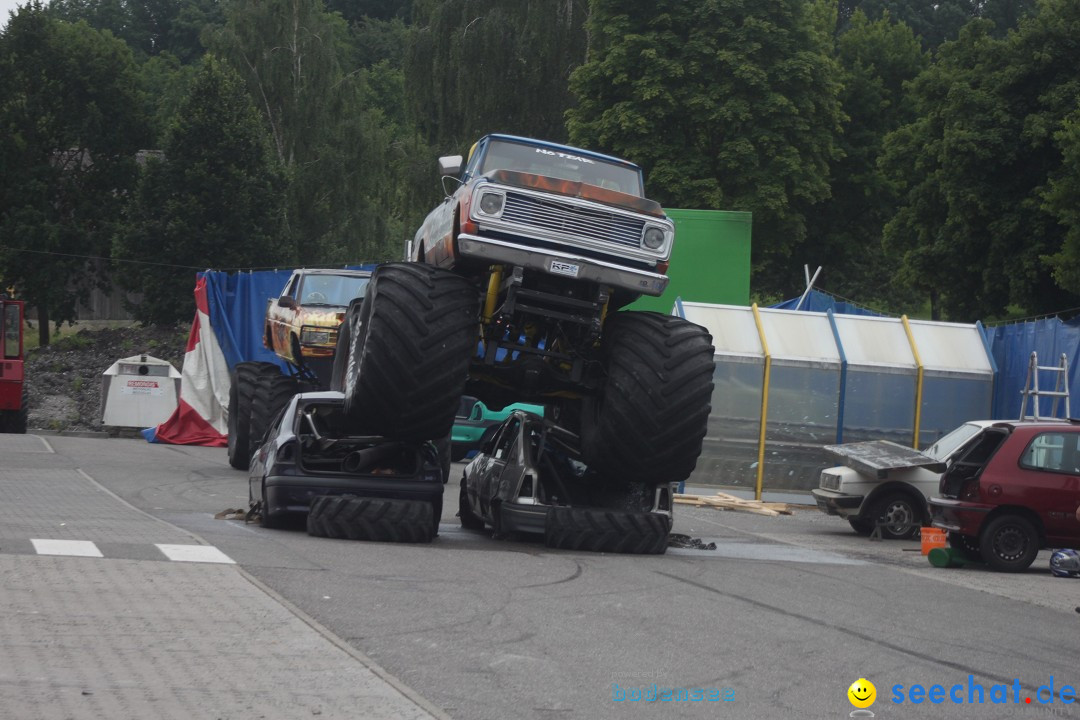 XXXXL-Monster-Truck-Show: Volkertshausen am Bodensee, 24.06.2012