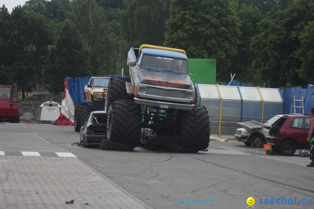 XXXXL-Monster-Truck-Show: Volkertshausen am Bodensee, 24.06.2012