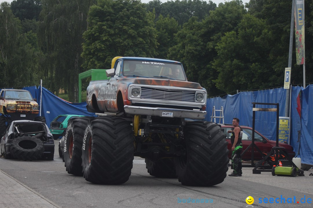 XXXXL-Monster-Truck-Show: Volkertshausen am Bodensee, 24.06.2012