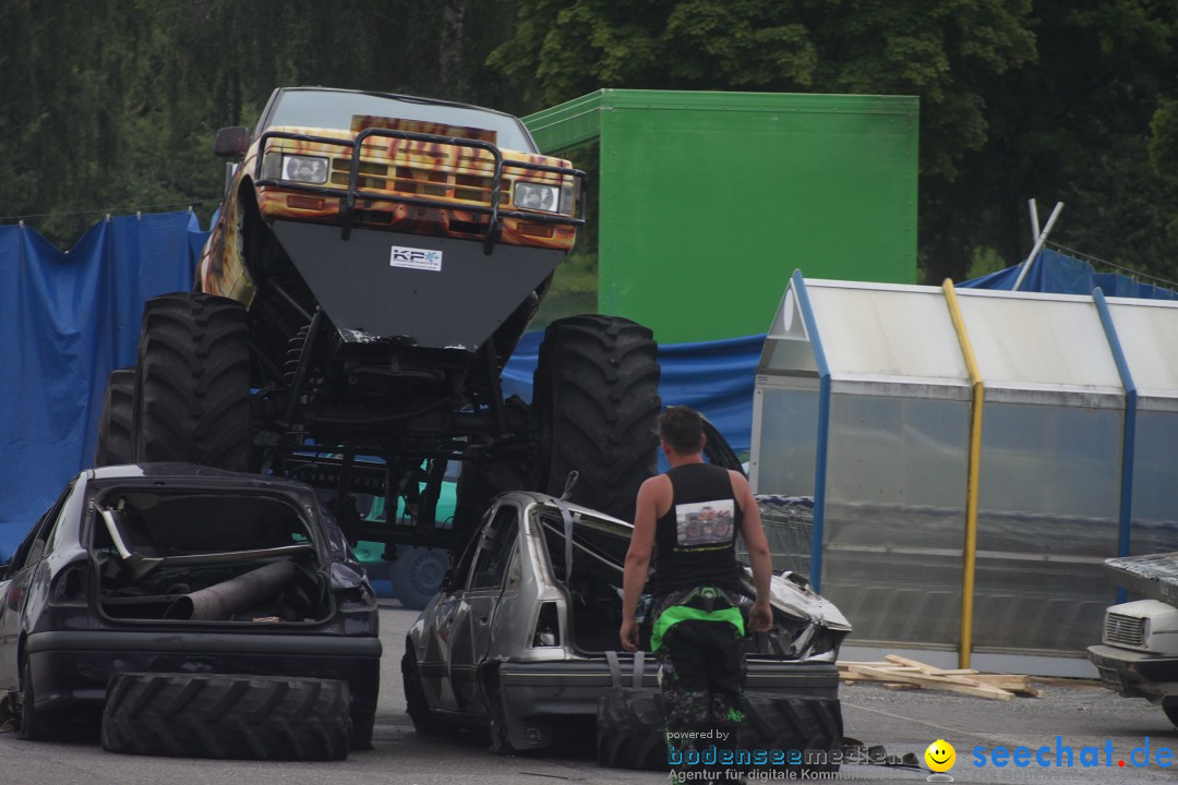 XXXXL-Monster-Truck-Show: Volkertshausen am Bodensee, 24.06.2012