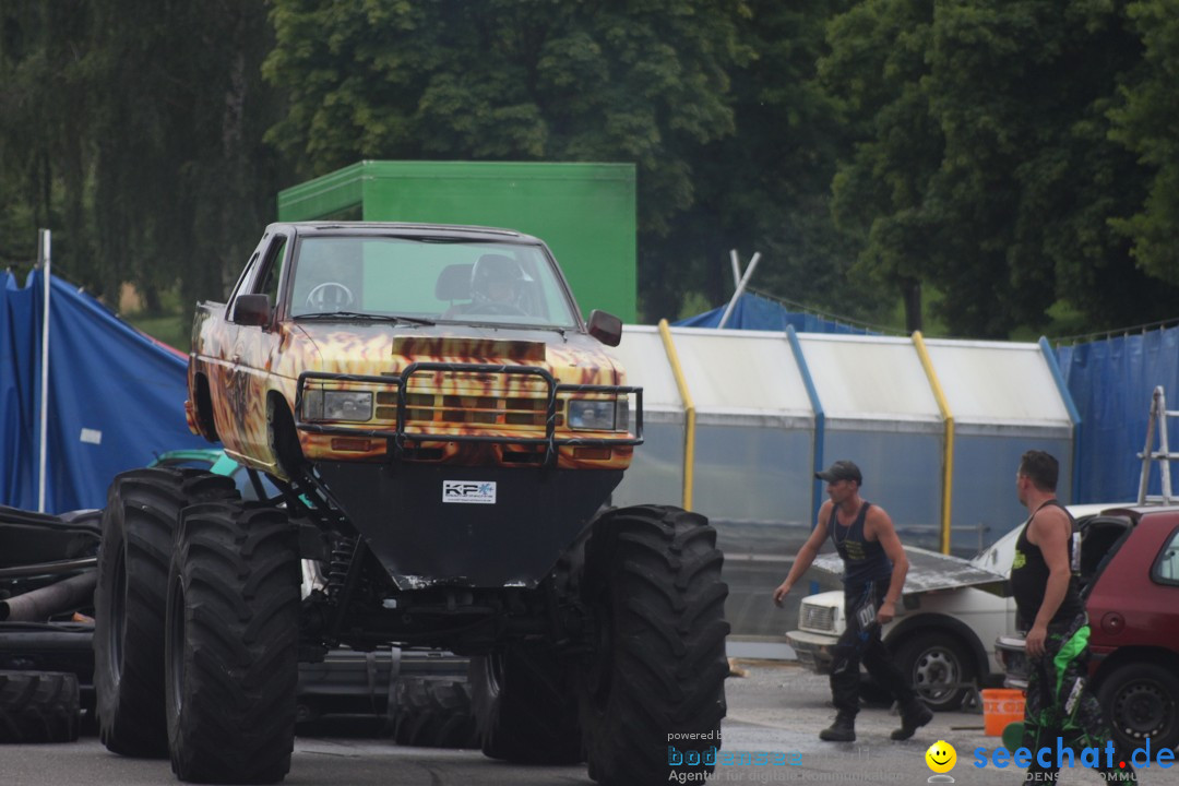 XXXXL-Monster-Truck-Show: Volkertshausen am Bodensee, 24.06.2012