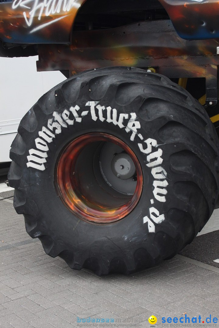 XXXXL-Monster-Truck-Show: Volkertshausen am Bodensee, 24.06.2012