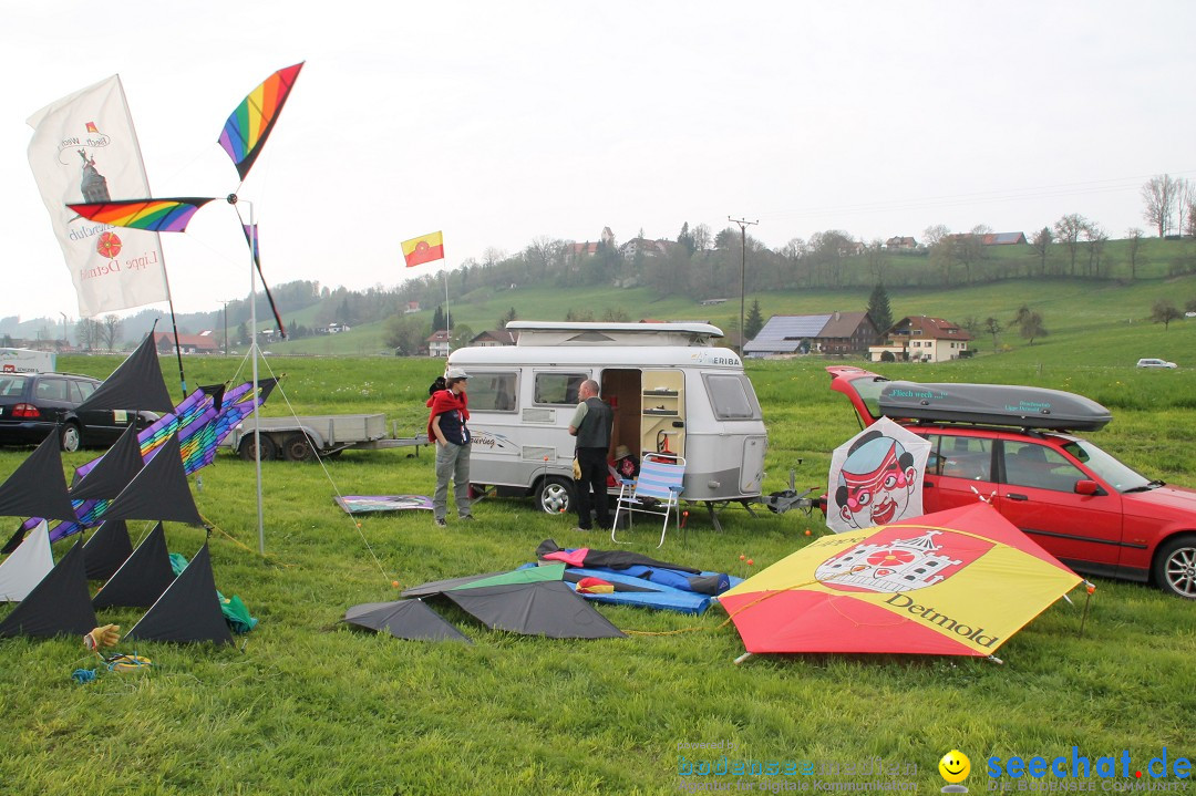 Eglofser Feuerzauber mit Ballongluehen: Eglofs - Wangen im Allgaeu, 01.05.2