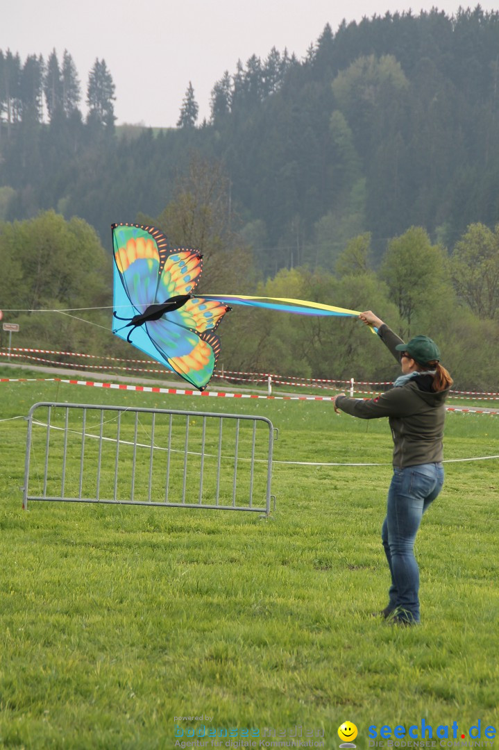 Eglofser Feuerzauber mit Ballongluehen: Eglofs - Wangen im Allgaeu, 01.05.2