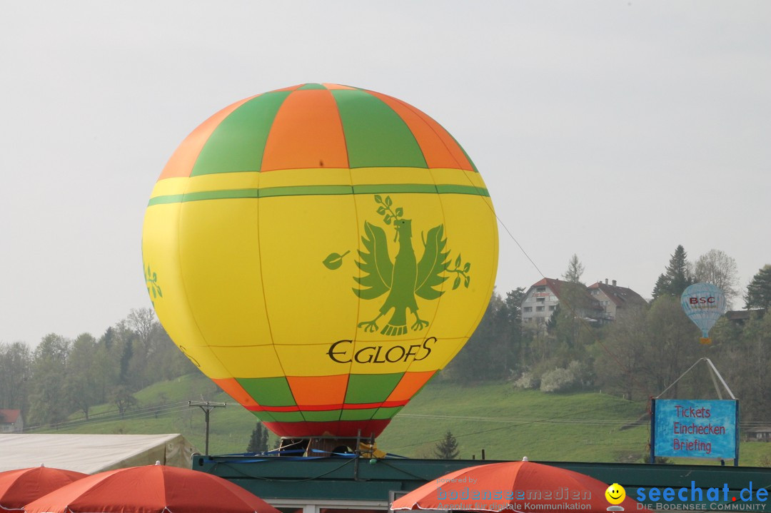 Eglofser Feuerzauber mit Ballongluehen: Eglofs - Wangen im Allgaeu, 01.05.2