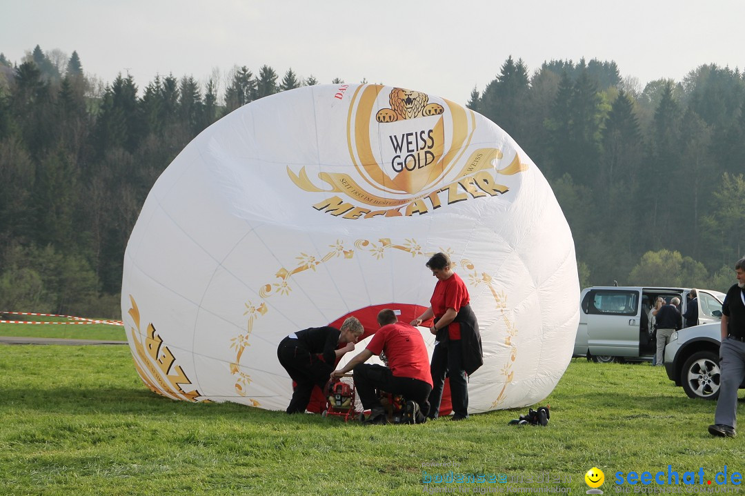 Eglofser Feuerzauber mit Ballongluehen: Eglofs - Wangen im Allgaeu, 01.05.2