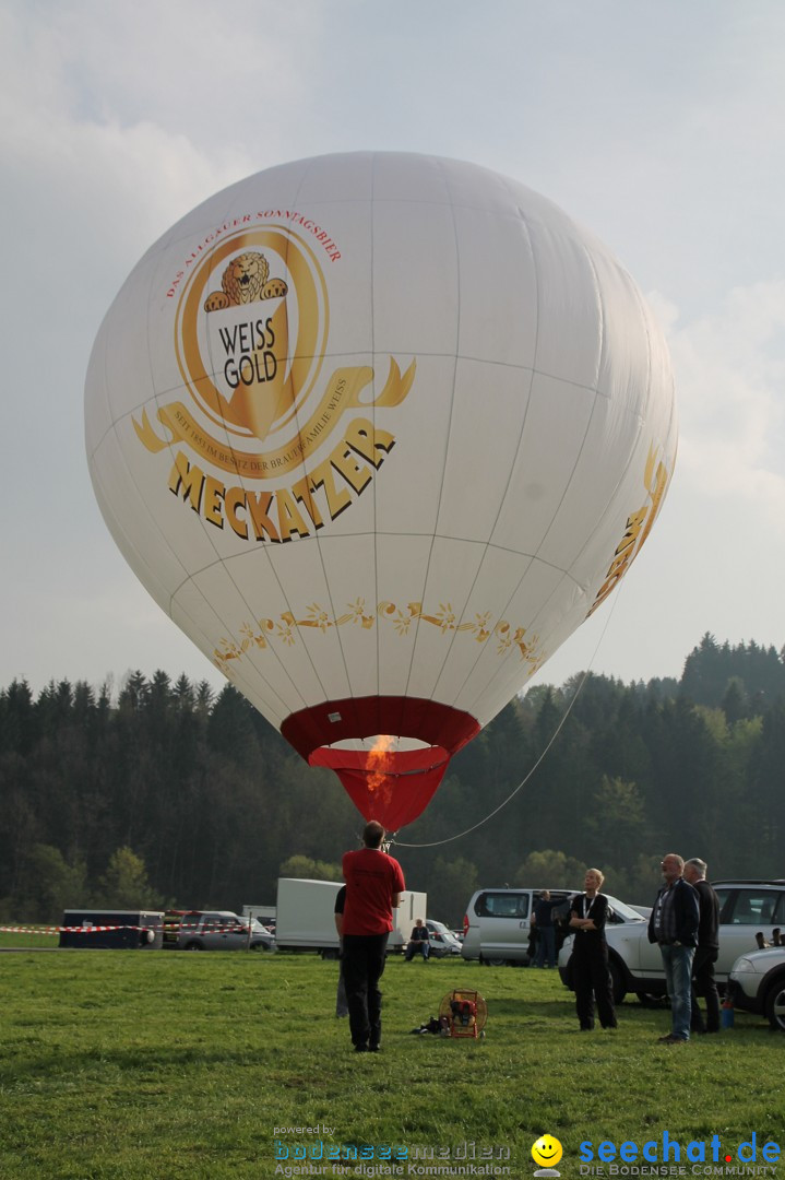 Eglofser Feuerzauber mit Ballongluehen: Eglofs - Wangen im Allgaeu, 01.05.2