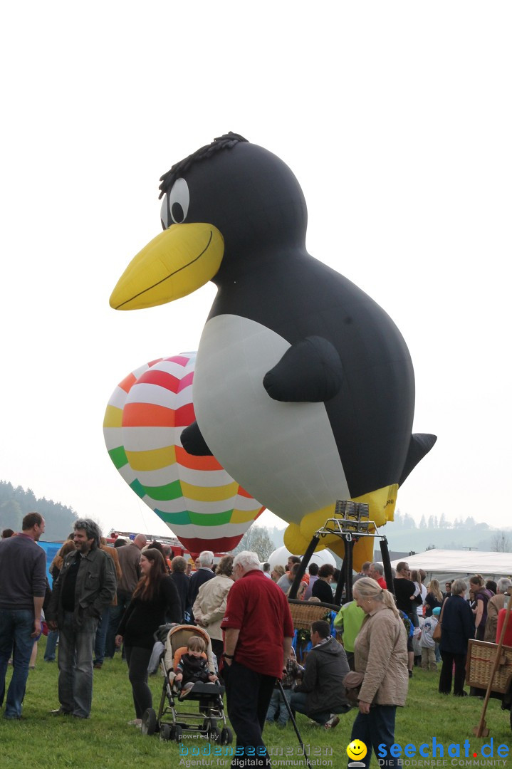 Eglofser Feuerzauber mit Ballongluehen: Eglofs - Wangen im Allgaeu, 01.05.2