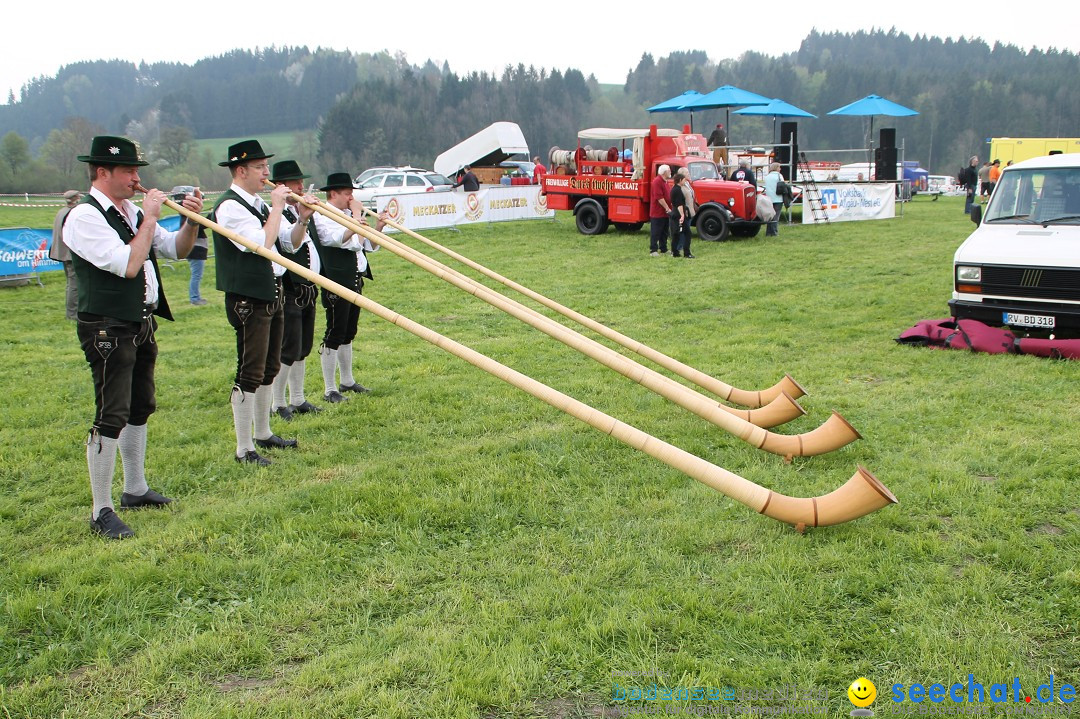 Eglofser Feuerzauber mit Ballongluehen: Eglofs - Wangen im Allgaeu, 01.05.2