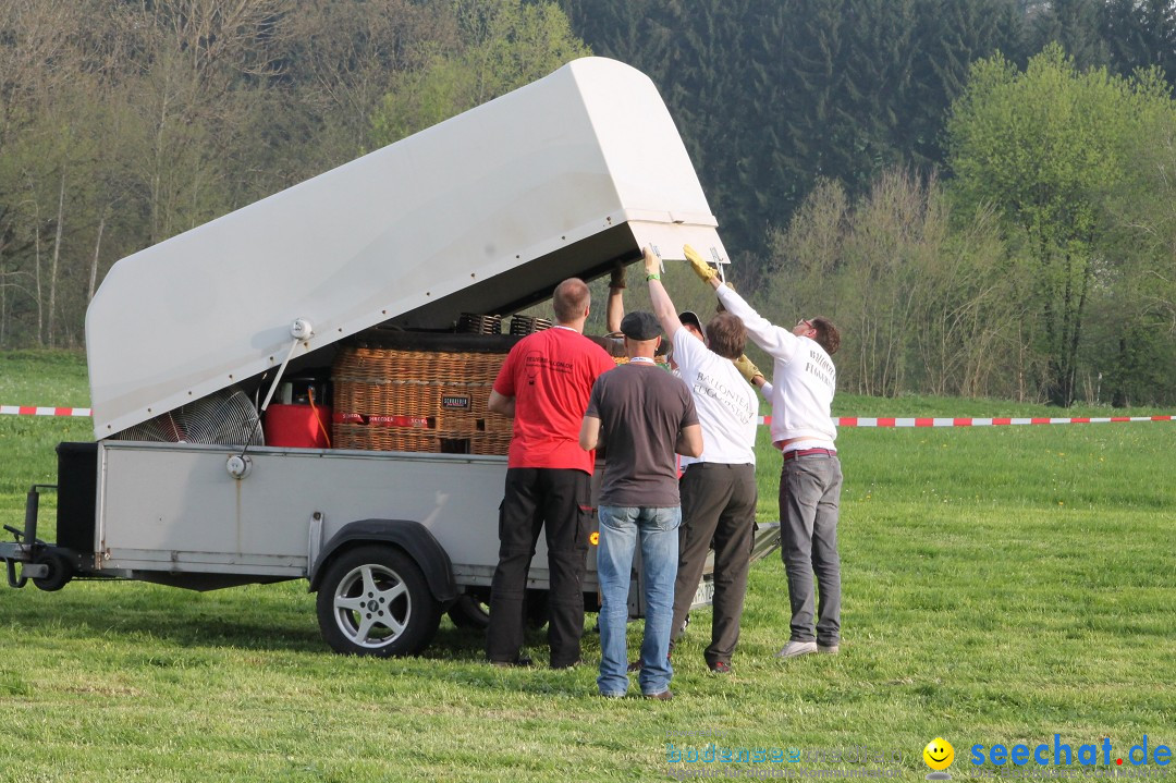 Eglofser Feuerzauber mit Ballongluehen: Eglofs - Wangen im Allgaeu, 01.05.2