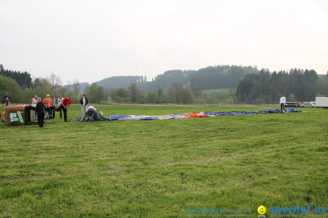 Eglofser Feuerzauber mit Ballongluehen: Eglofs - Wangen im Allgaeu, 01.05.2