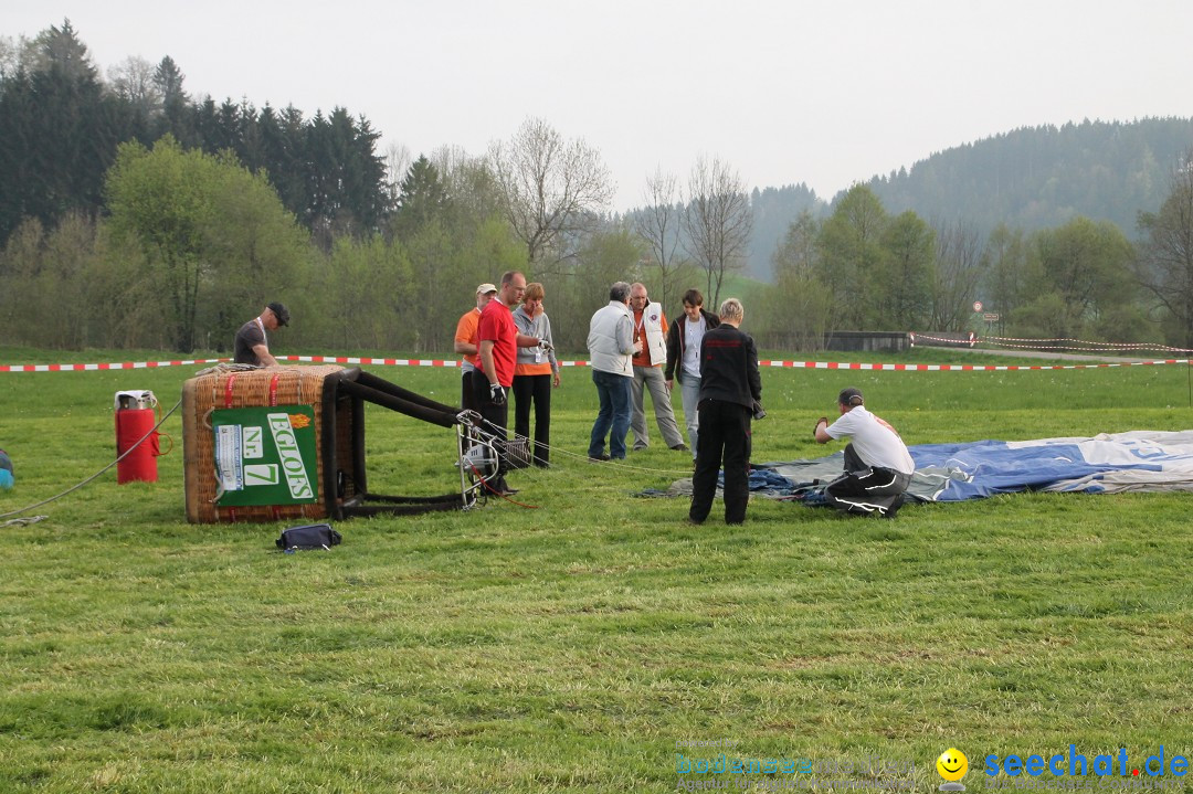 Eglofser Feuerzauber mit Ballongluehen: Eglofs - Wangen im Allgaeu, 01.05.2