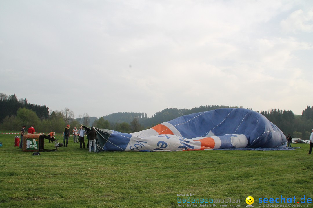 Eglofser Feuerzauber mit Ballongluehen: Eglofs - Wangen im Allgaeu, 01.05.2