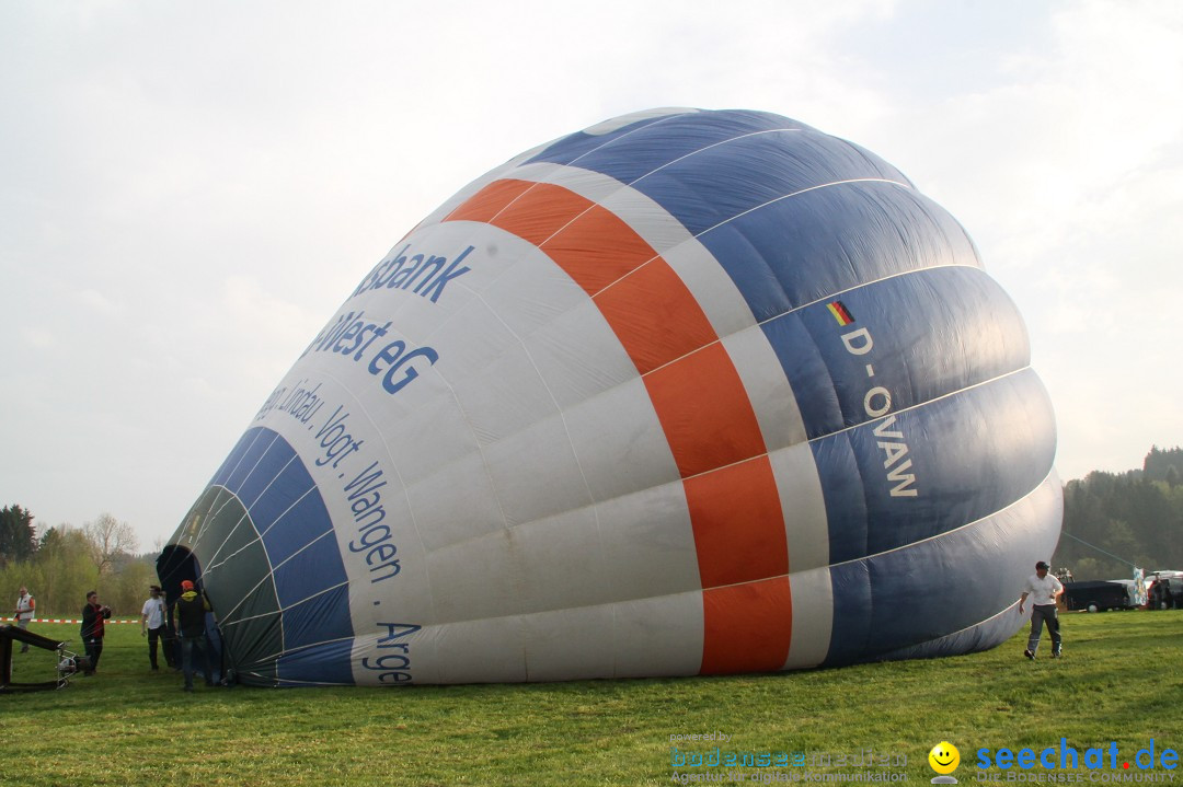 Eglofser Feuerzauber mit Ballongluehen: Eglofs - Wangen im Allgaeu, 01.05.2