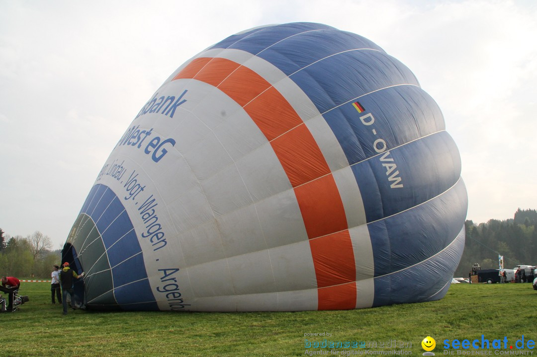 Eglofser Feuerzauber mit Ballongluehen: Eglofs - Wangen im Allgaeu, 01.05.2