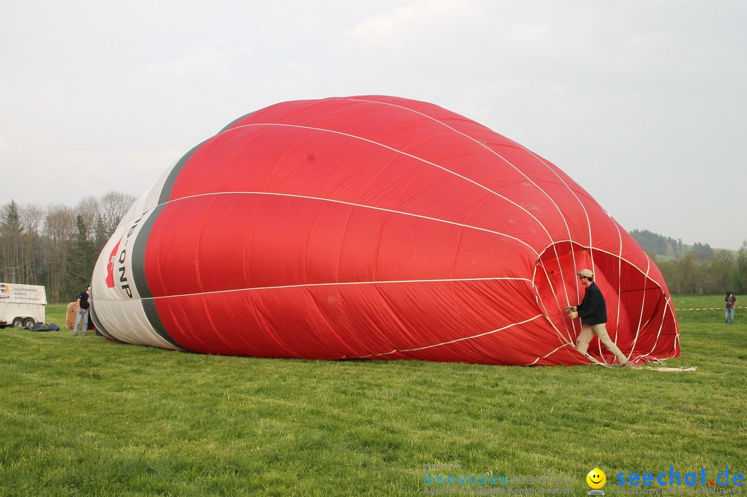 Eglofser Feuerzauber mit Ballongluehen: Eglofs - Wangen im Allgaeu, 01.05.2