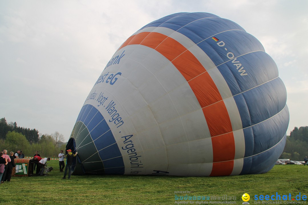 Eglofser Feuerzauber mit Ballongluehen: Eglofs - Wangen im Allgaeu, 01.05.2