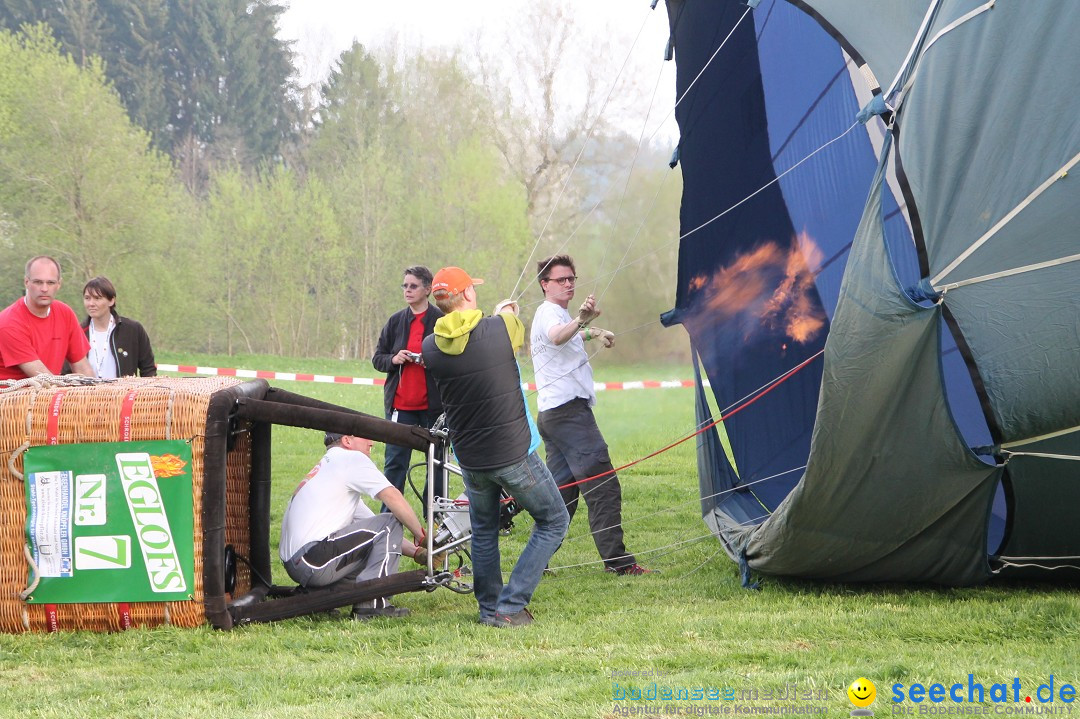 Eglofser Feuerzauber mit Ballongluehen: Eglofs - Wangen im Allgaeu, 01.05.2