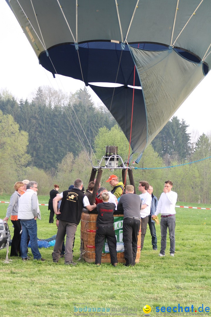 Eglofser Feuerzauber mit Ballongluehen: Eglofs - Wangen im Allgaeu, 01.05.2