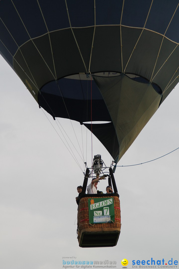 Eglofser Feuerzauber mit Ballongluehen: Eglofs - Wangen im Allgaeu, 01.05.2