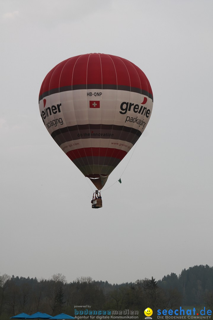 Eglofser Feuerzauber mit Ballongluehen: Eglofs - Wangen im Allgaeu, 01.05.2