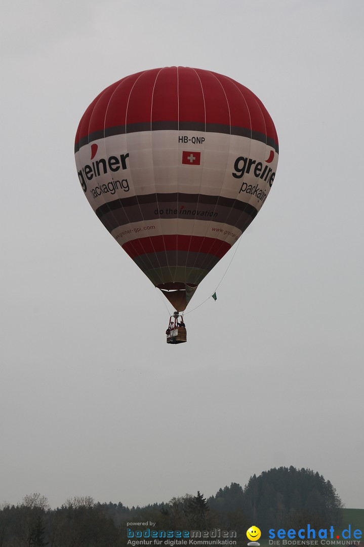 Eglofser Feuerzauber mit Ballongluehen: Eglofs - Wangen im Allgaeu, 01.05.2