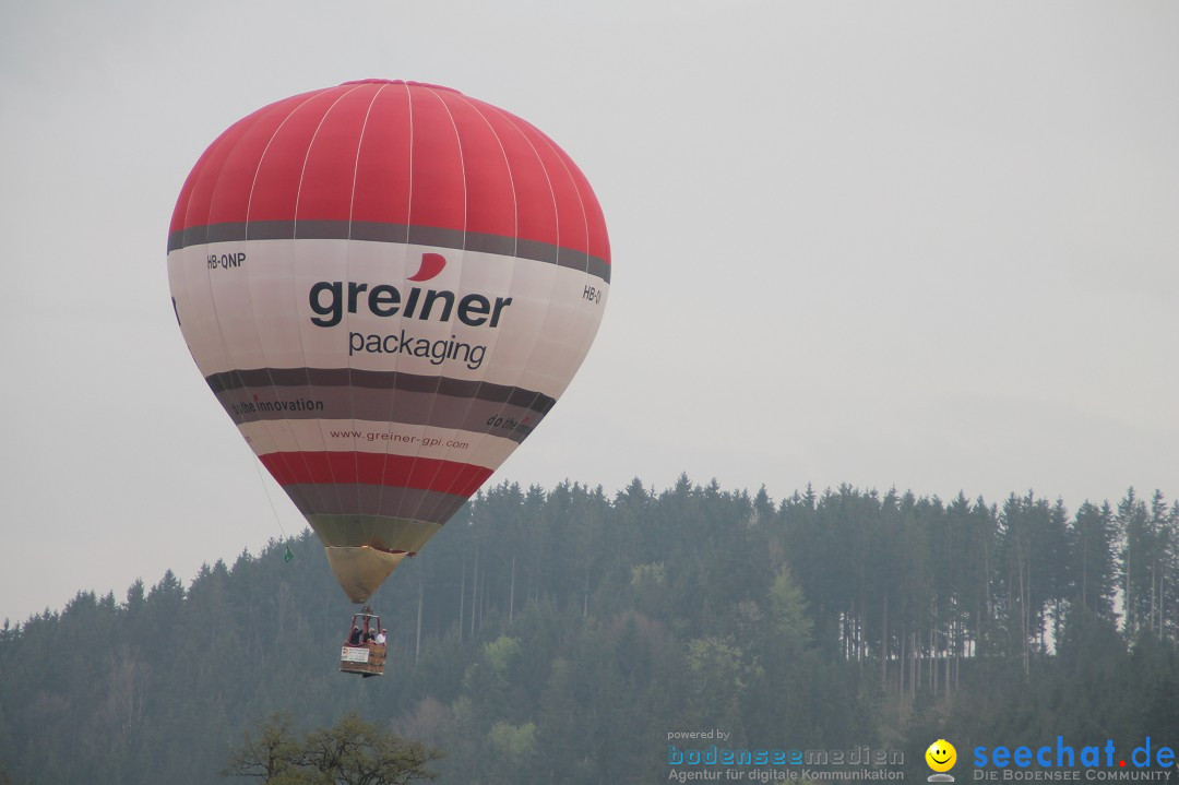 Eglofser Feuerzauber mit Ballongluehen: Eglofs - Wangen im Allgaeu, 01.05.2