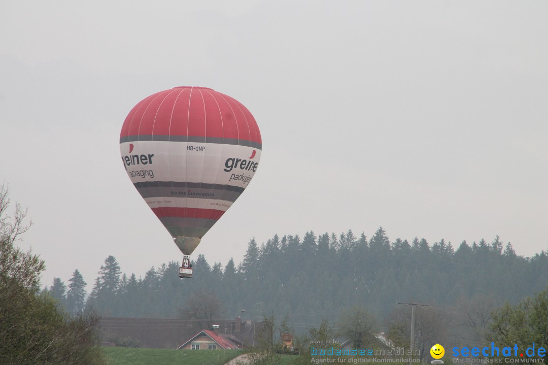 Eglofser Feuerzauber mit Ballongluehen: Eglofs - Wangen im Allgaeu, 01.05.2