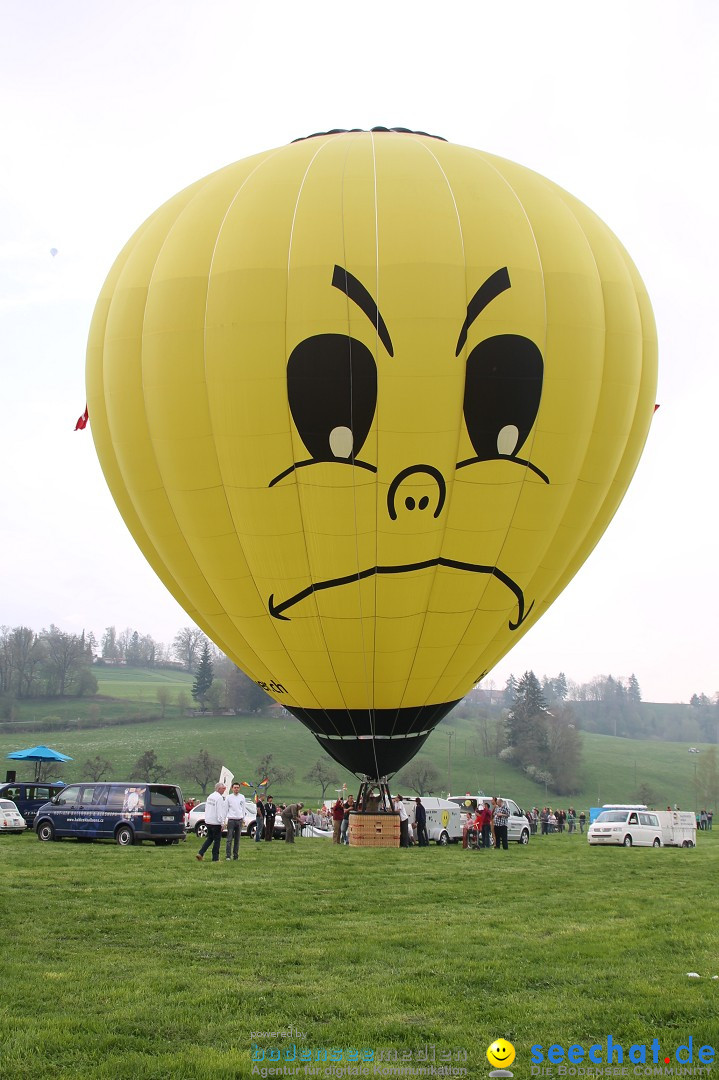 Eglofser Feuerzauber mit Ballongluehen: Eglofs - Wangen im Allgaeu, 01.05.2