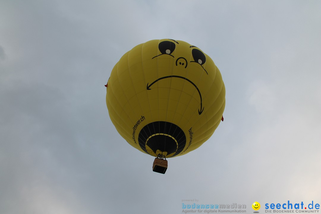 Eglofser Feuerzauber mit Ballongluehen: Eglofs - Wangen im Allgaeu, 01.05.2