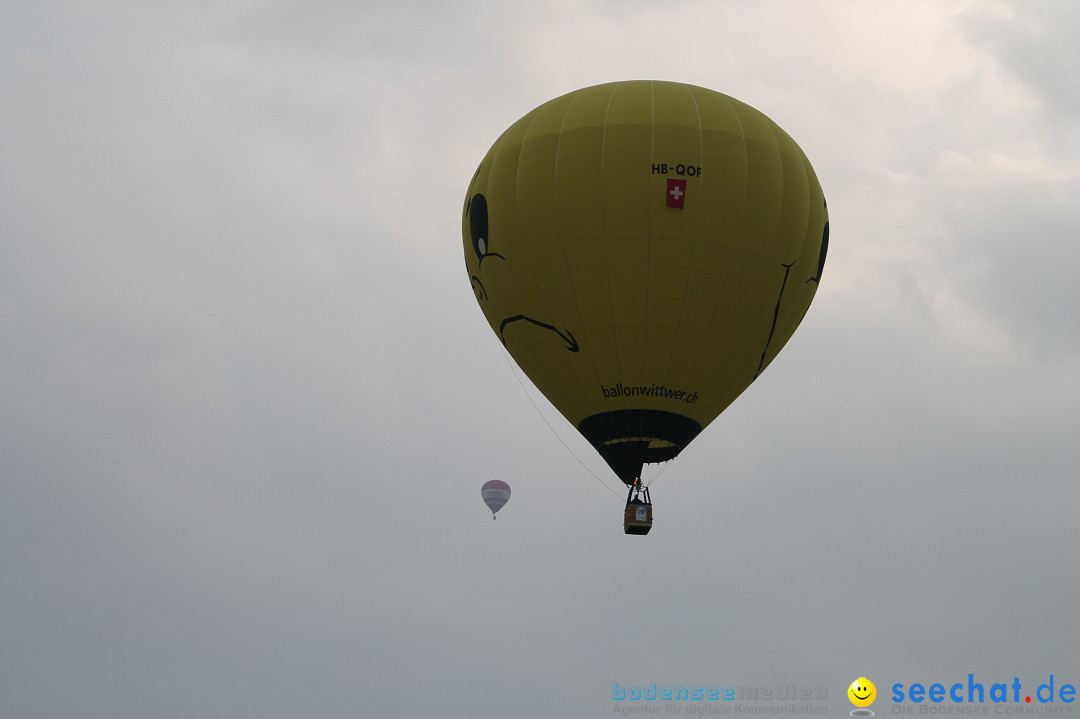 Eglofser Feuerzauber mit Ballongluehen: Eglofs - Wangen im Allgaeu, 01.05.2