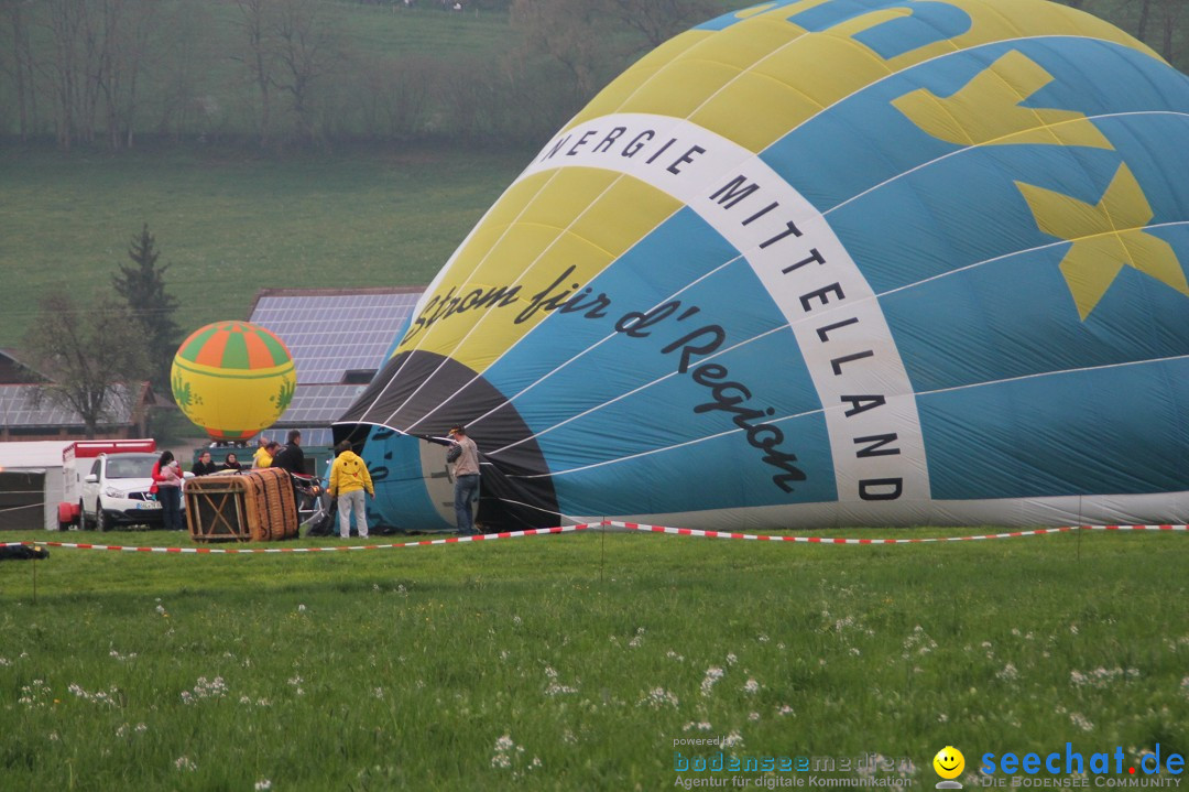 Eglofser Feuerzauber mit Ballongluehen: Eglofs - Wangen im Allgaeu, 01.05.2