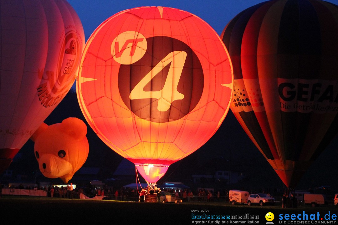 Eglofser Feuerzauber mit Ballongluehen: Eglofs - Wangen im Allgaeu, 01.05.2