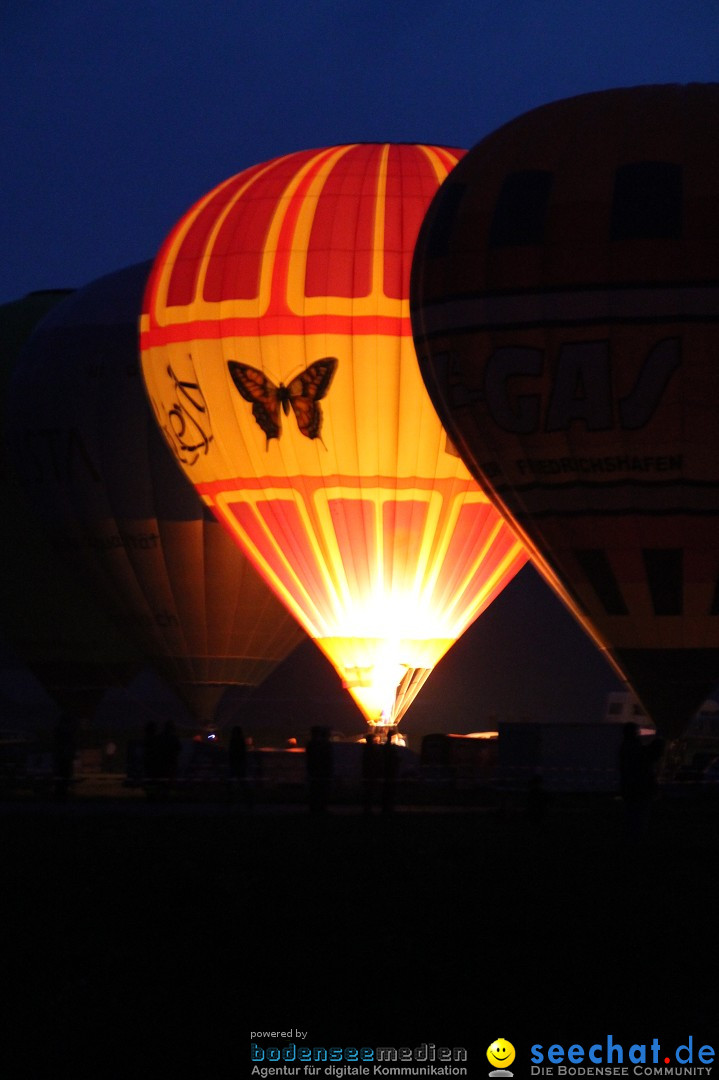 Eglofser Feuerzauber mit Ballongluehen: Eglofs - Wangen im Allgaeu, 01.05.2