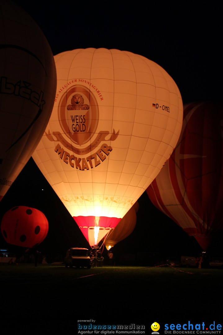 Eglofser Feuerzauber mit Ballongluehen: Eglofs - Wangen im Allgaeu, 01.05.2