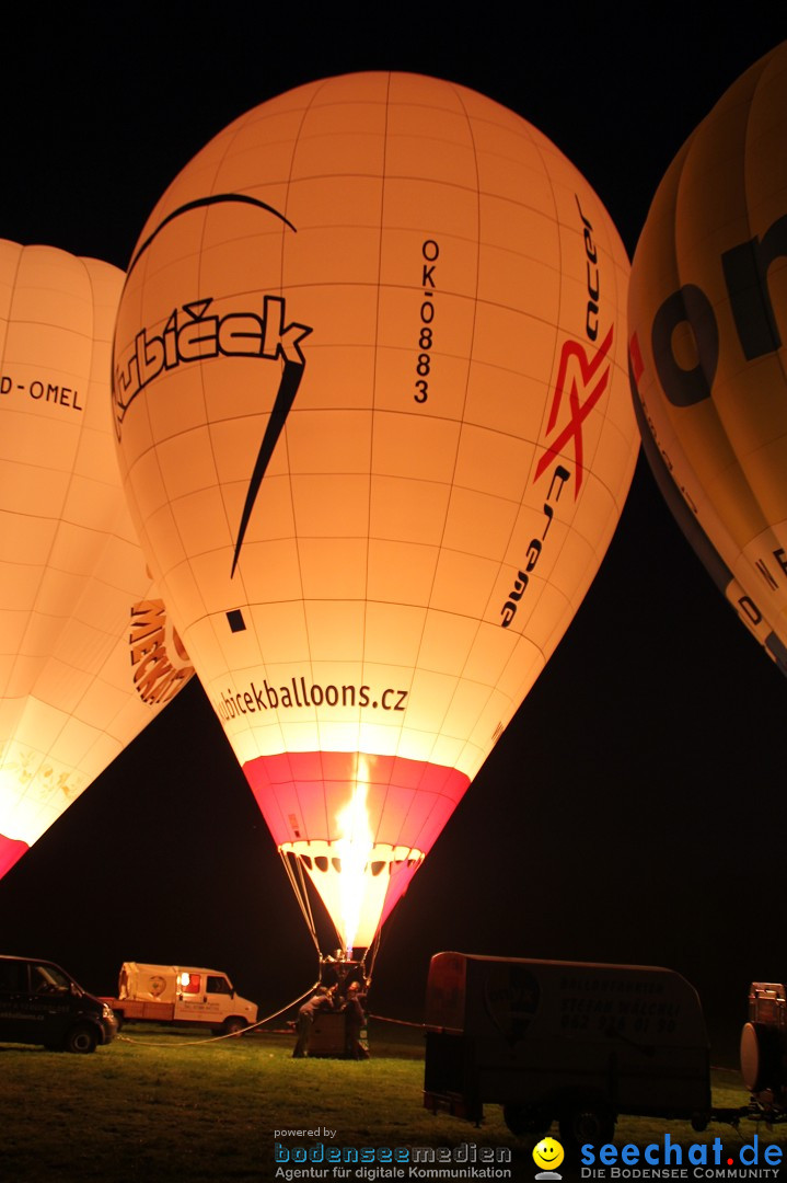 Eglofser Feuerzauber mit Ballongluehen: Eglofs - Wangen im Allgaeu, 01.05.2