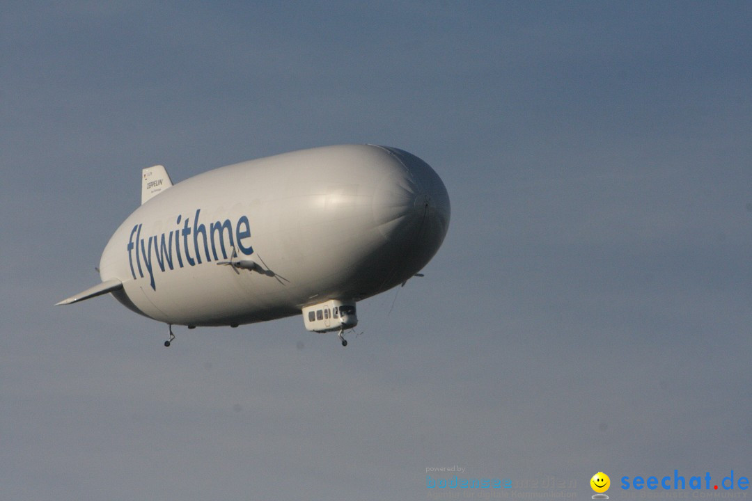 Zwei Zeppelin NT im Formations-Flug: Friedrichshafen am Bodensee, 19.10.201