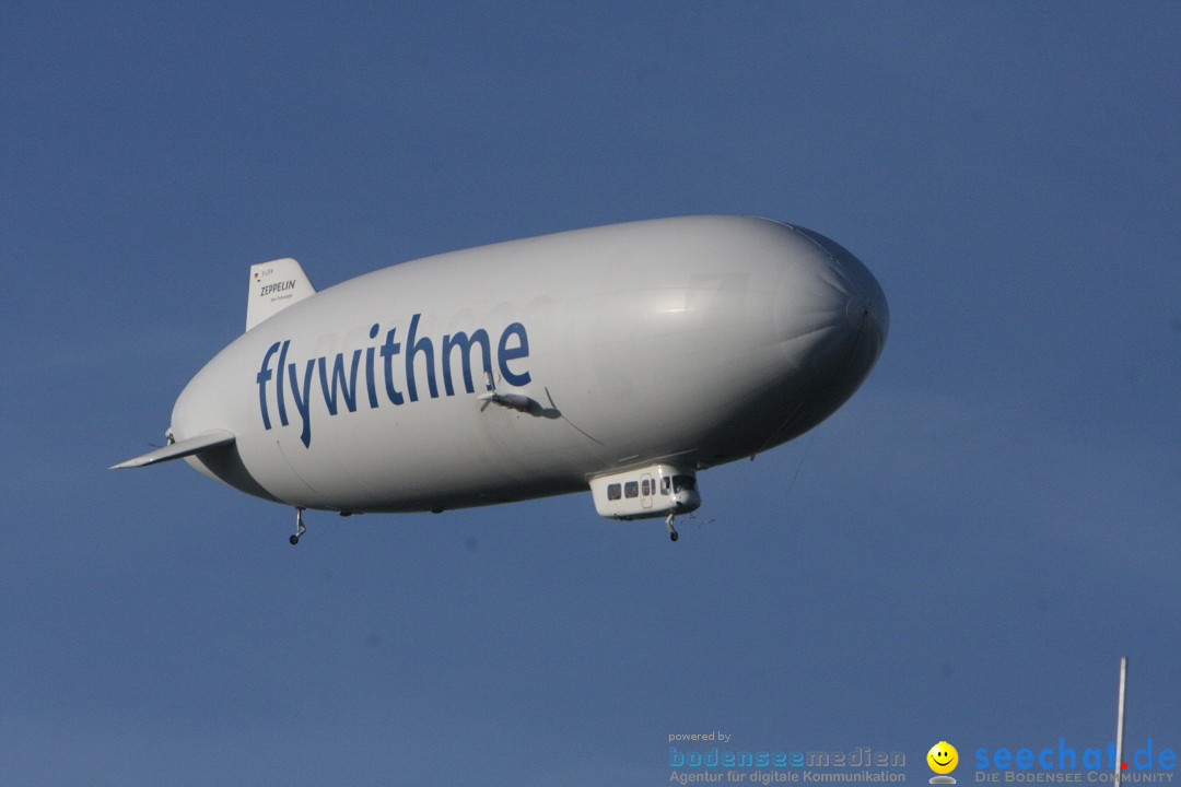 Zwei Zeppelin NT im Formations-Flug: Friedrichshafen am Bodensee, 19.10.201