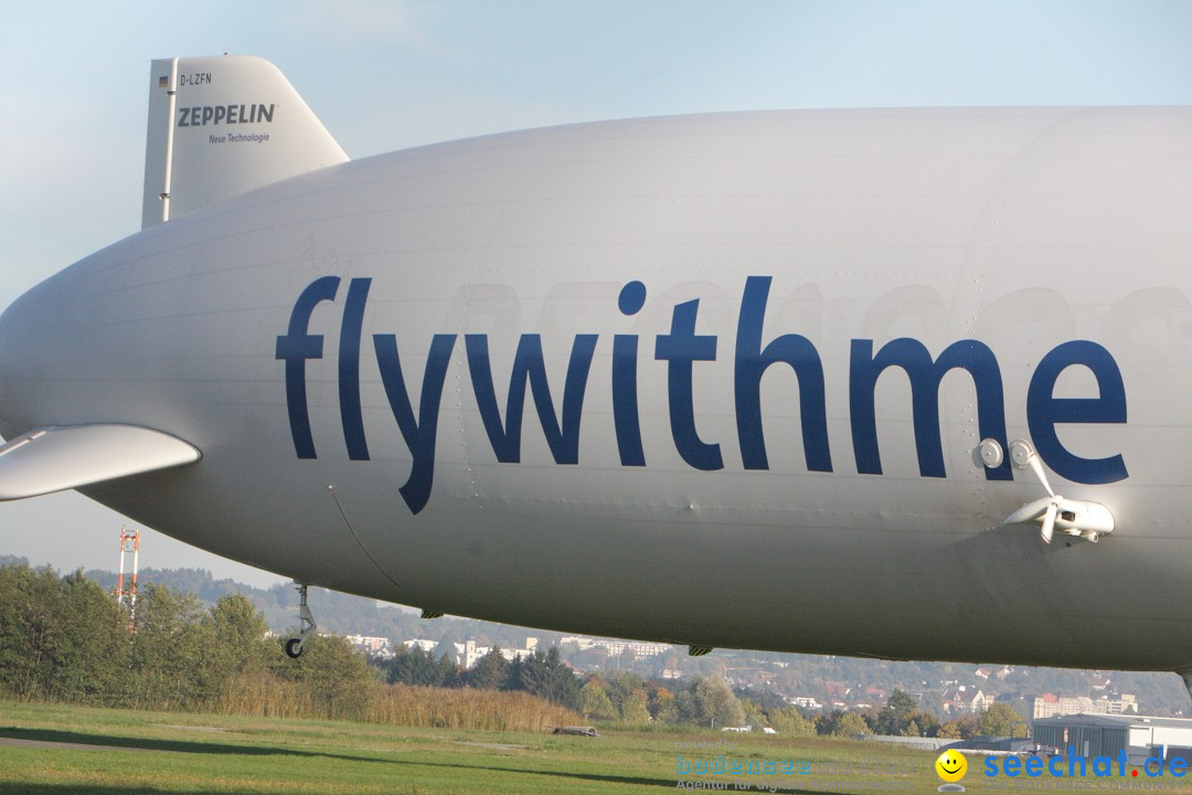 Zwei Zeppelin NT im Formations-Flug: Friedrichshafen am Bodensee, 19.10.201