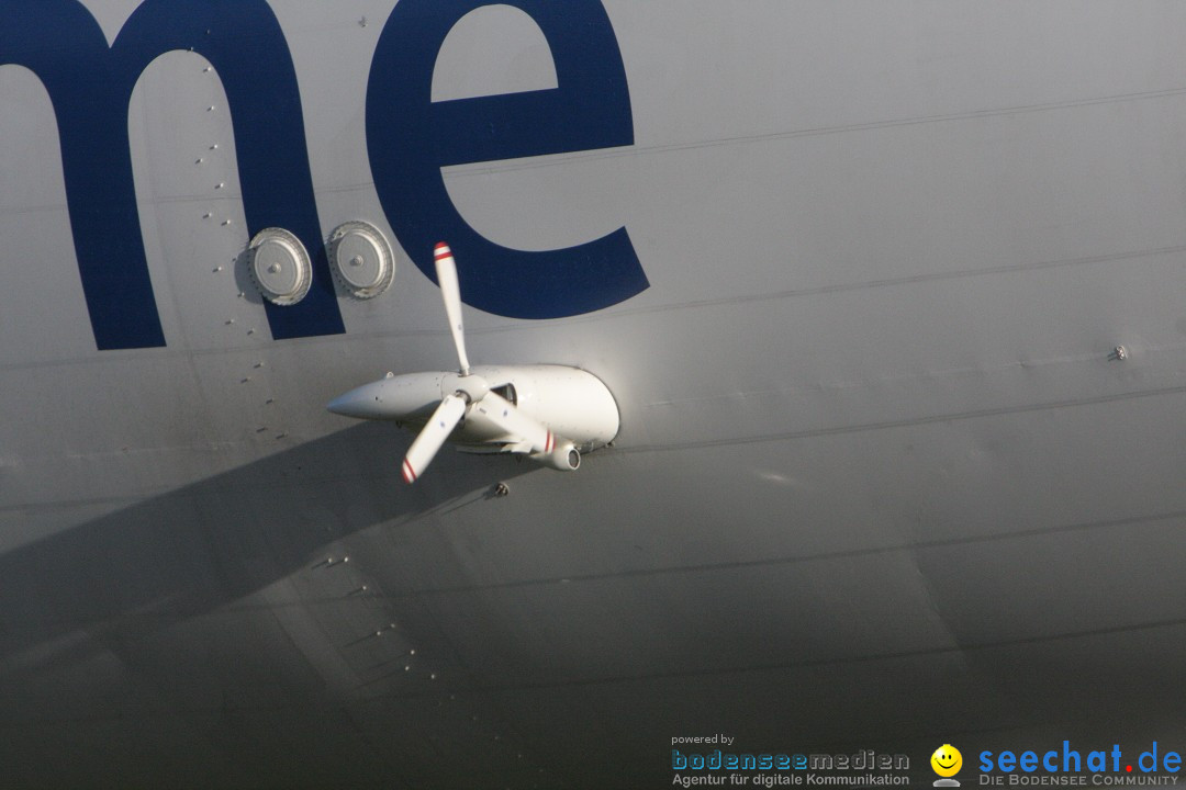 Zwei Zeppelin NT im Formations-Flug: Friedrichshafen am Bodensee, 19.10.201