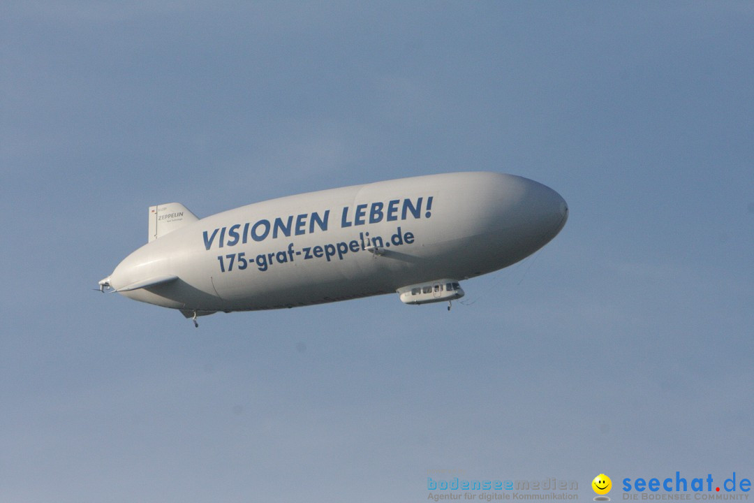 Zwei Zeppelin NT im Formations-Flug: Friedrichshafen am Bodensee, 19.10.201